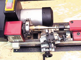 一度に多く削らず、少しづつ加工します。