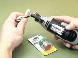 仕上げはコンパウンドとバフを併用します。もちろん手磨きでも構いません。