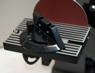 ベルトディスクサンダーBDS-46：側面にはサンディングディスクを標準装備しています。